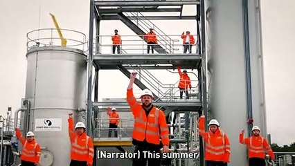 Grease Fightin' - Severn Trent workers dance to cut drain blockages