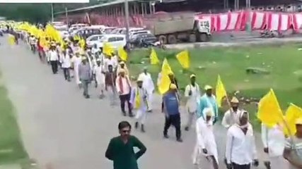 तेंदूखेड़ा: सरकार के खिलाफ सड़कों पर उतरे हज़ारों किसान- देखिए क्या है मांग