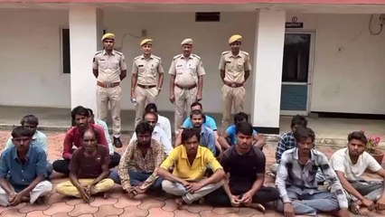 प्रतापगढ़: पुलिस की 50 टीमों ने 106 जगह दी दबिश, 254 आरोपियों को किया गिरफ्तार