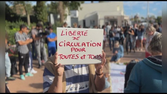 Omaggio a Calais ai migranti morti nel naufragio nella Manica