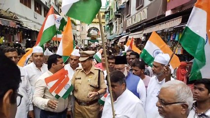 Tiranga: गरीब नवाज की दरगाह के सामने लहराए तिरंगे, गुनगुनाए तराने