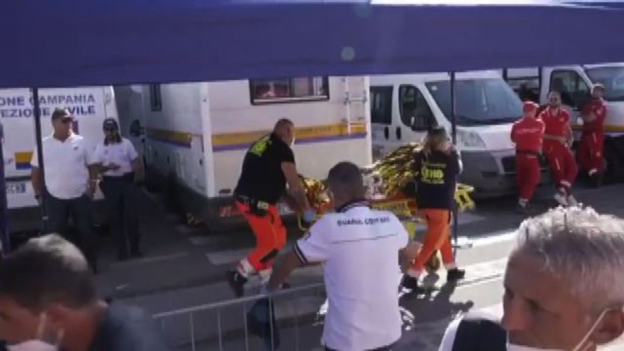 Concluso a Napoli lo sbarco della nave Life Support di Emergency