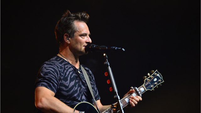 GALA VIDEO - David Hallyday : au fait, quelles sont ses relations avec son ex, Estelle Lefébure ?