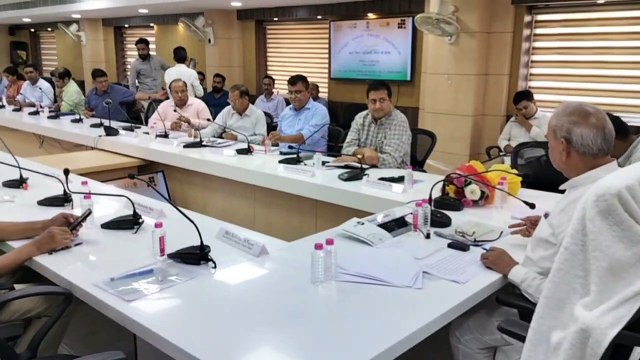 जयपुर कैसे बनेगा स्‍मार्ट...बैठक में भाजपा के सांसद आए, कांग्रेस के मंत्री-विधायक रहे दूर