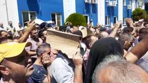 Antep'li işçilerin eylemi kazanımla sonuçlandı: Patronla görüşen CHP'li Meriç, işçilerden 'fedakarlık' istedi