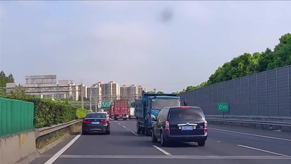 Lorry U-turns within inches of oncoming motorist, narrowly avoiding crash