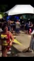 Cantor de brega funk e mulher morrem baleados em festa; vídeo mostra confusão