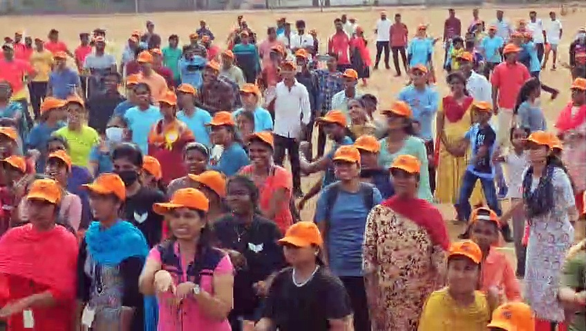 இளமை திரும்புதே.. கோவையில் நடந்த விளையாட்டு தின விழா - டக்கர் டான்ஸ் போட்டு அசத்திய டாக்டர் பக்தவச்சலம்!