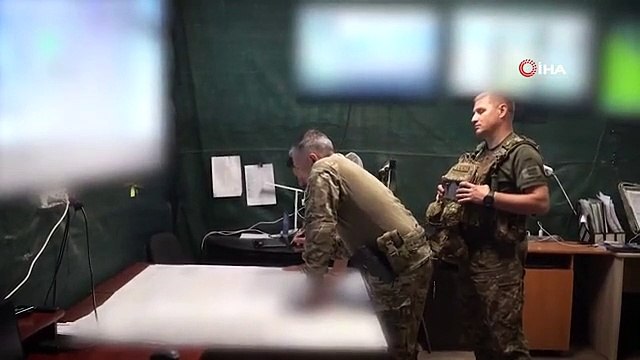 Ukrayna Devlet Başkanı Zelenskiy, Donetsk'teki Askerleri Ziyaret Etti