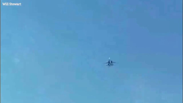 L'avion qui a pris feu en l'air pendant le spectacle aérien s'est écrasé au sol