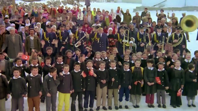 Deli Deli Küpeli (1986) - Kemal Sunal