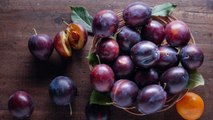 How To Freeze Plums In Four Easy Steps