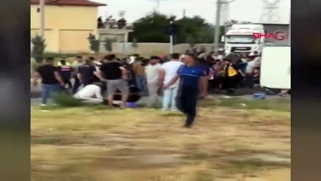 Un midibus et une camionnette sont entrés en collision à Afyonkarahisar : 33 personnes blessées