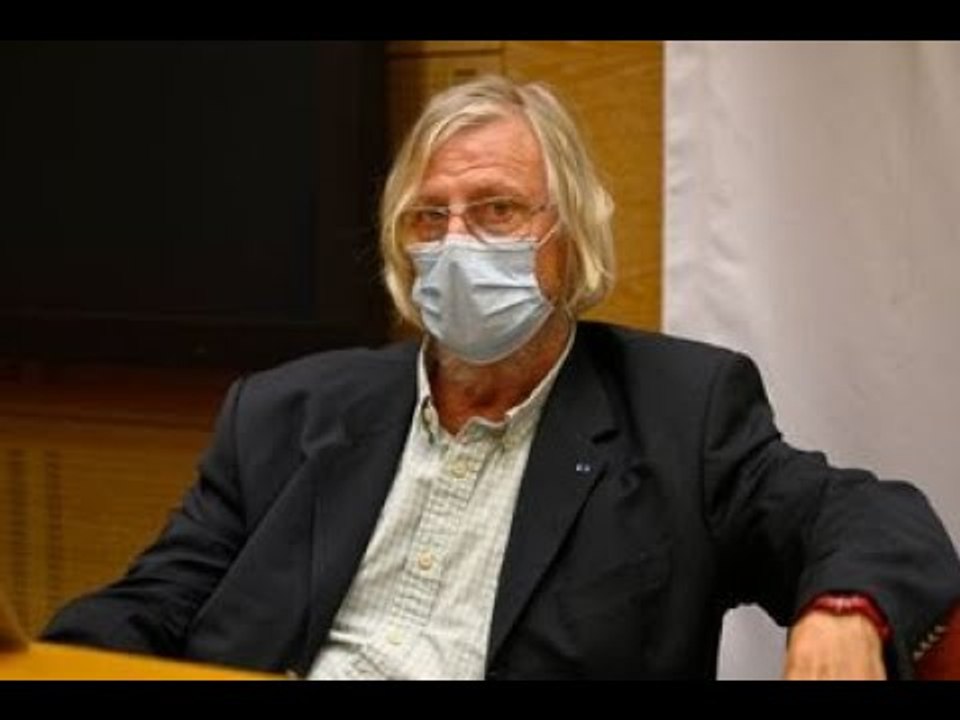 Philippe de Villiers révèle être guéri du Covid-19 grâce à l'alcool, les médecins inquiets