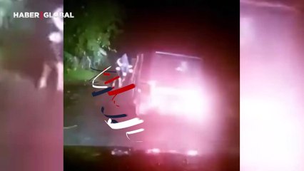 Şaşırtan anlar: Hint bizonu büyük aracı böyle devirdi