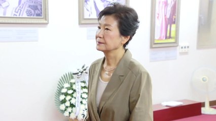 박근혜, 구미 부친 생가 방문..."어머니 49주기 기일" / YTN