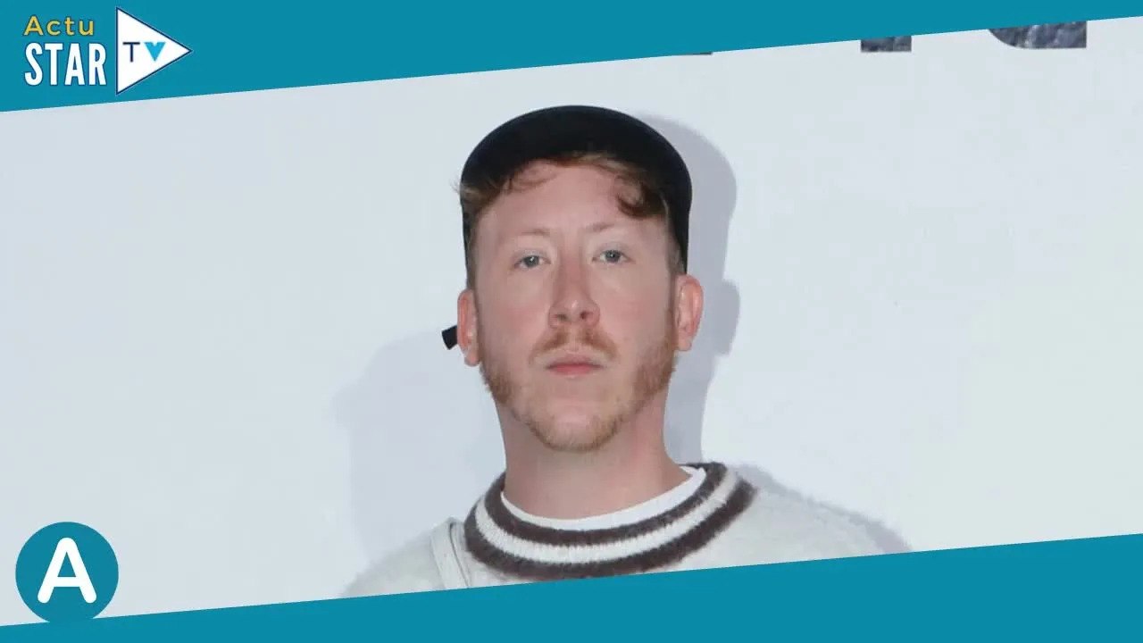 Eddy de Pretto amoureux  magnifique officialisation avec son mystérieux compagnon, tendres baisers