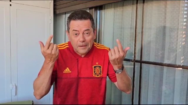 Roncero secándose las lágrimas aún de la emoción del partido de España: ¡Olga de mi vida! | Diario AS