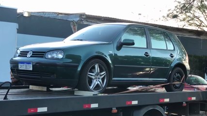 Golf com alerta de furto é recuperado pela PM