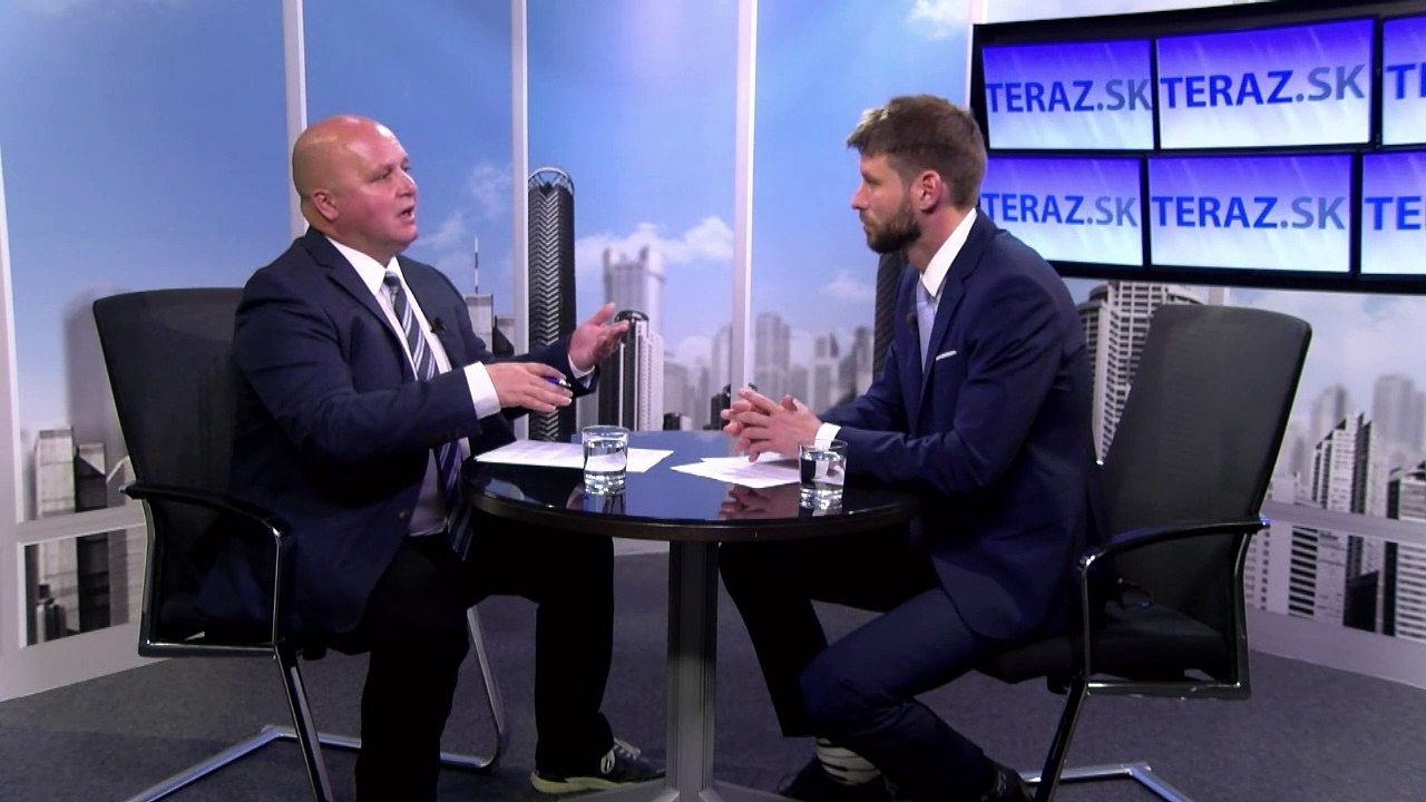 M. ŠIMEČKA: Ako demokratické spektrum stojíme nad priepasťou