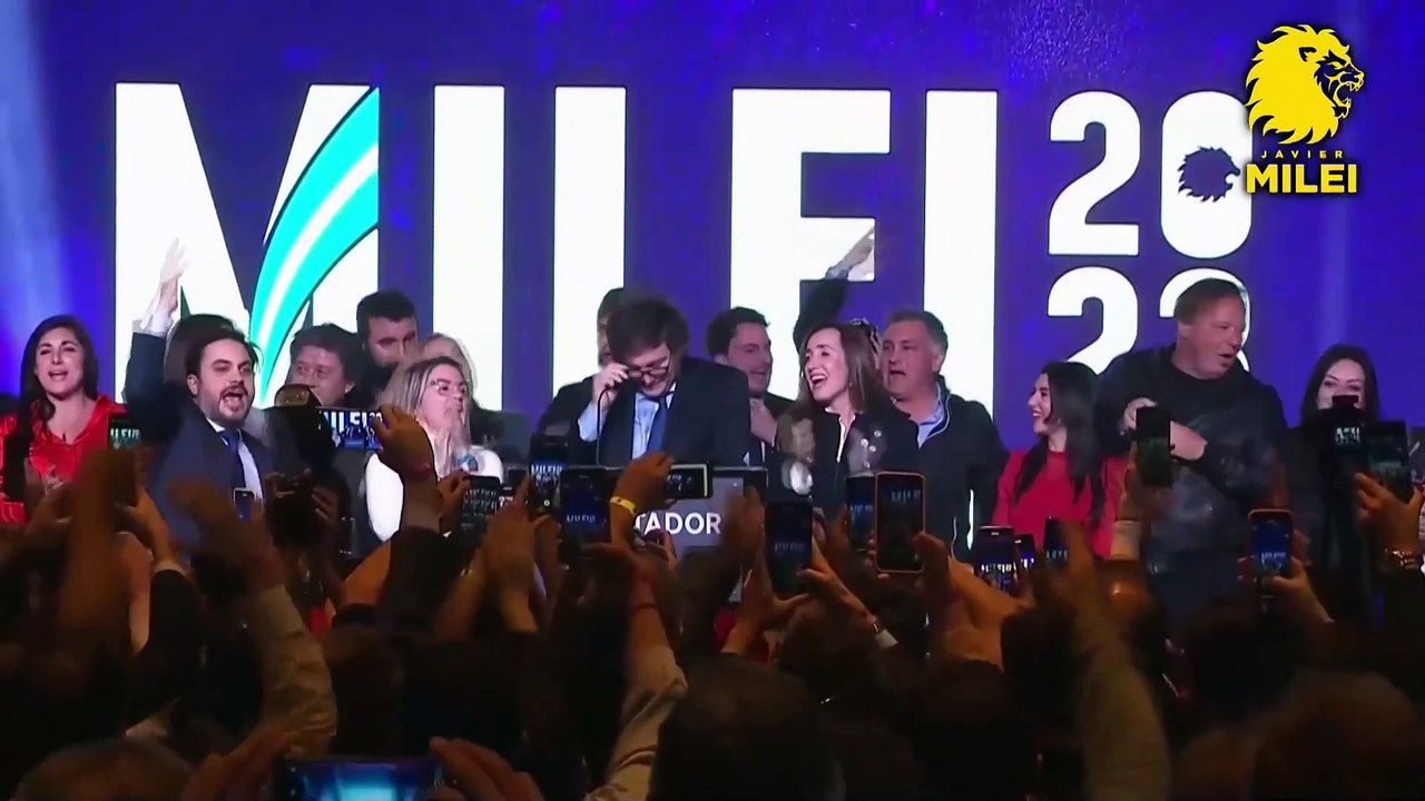 ¿Quién es Javier Milei? El 'rock star' que pateó el tablero de la política argentina