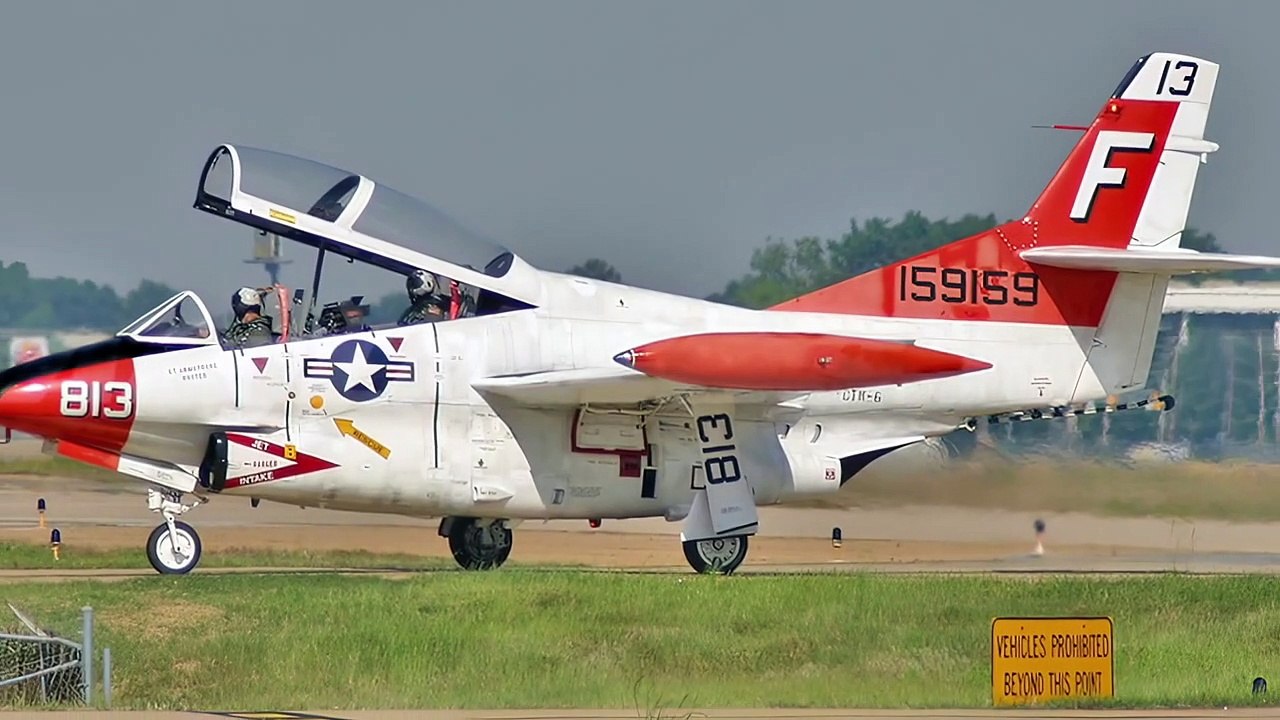 North American T-2 Buckeye - trainer aircraft - HD