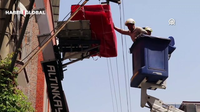Koltuk elektrik kesintisine neden oldu! Eşya taşıma asansöründen düştü ve...