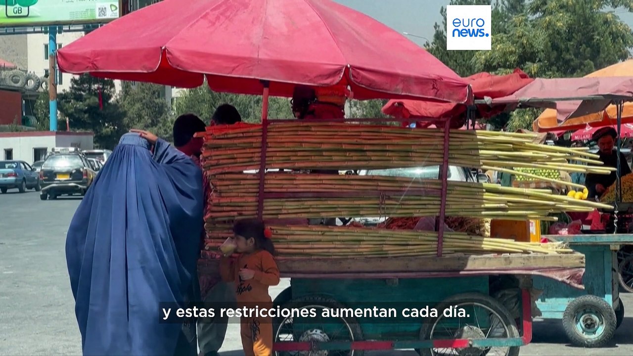 El día de una mujer en el Afganistán de los talibanes: "Vivimos con miedo y dolor"