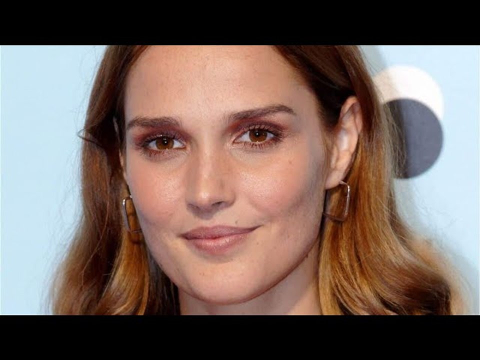 Camille Lou gênée par ces images d’elle avec Matt Pokora qui refont surface, "Je suis très tactile