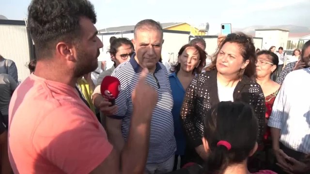 CHP Heyeti Hatay'da...Konteynerkentte Yaşayan Depremzedeler: Biz Açız, Aç. Aç Ne Demek Biliyor Musun? Sosyal Devlet Sosyal Medyada