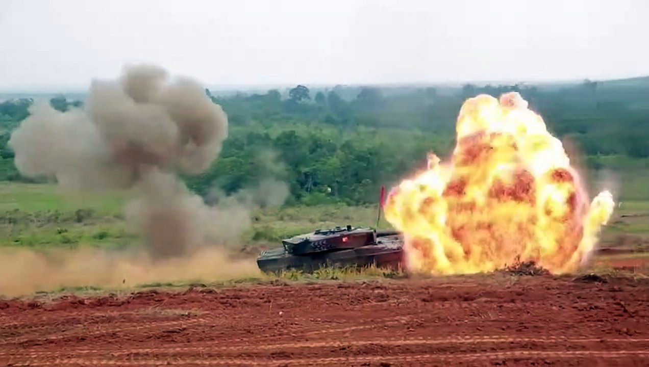 Tank Canggih Leopard  TNI saat mengamuk