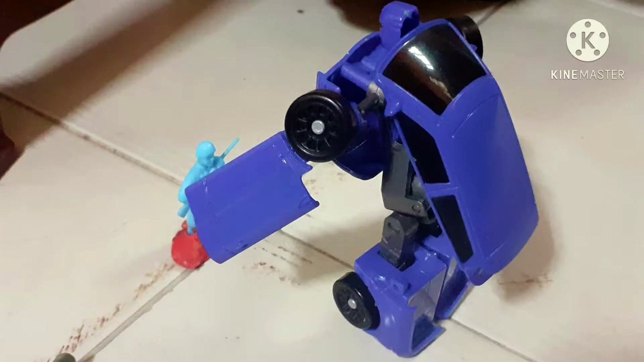 Blue Soldier vs Rover