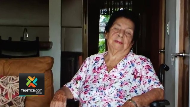 tn7-Madre-de-102-años-celebra-su-día-con-11-hijos,-40-nietos,-14-bisnietos-y-ocho-tataranietos-150823