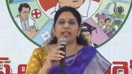 విశాఖ జిల్లా: పవన్ పై నిప్పులు చెరిగిన ఎమ్మెల్సీ వరుదు కల్యాణి