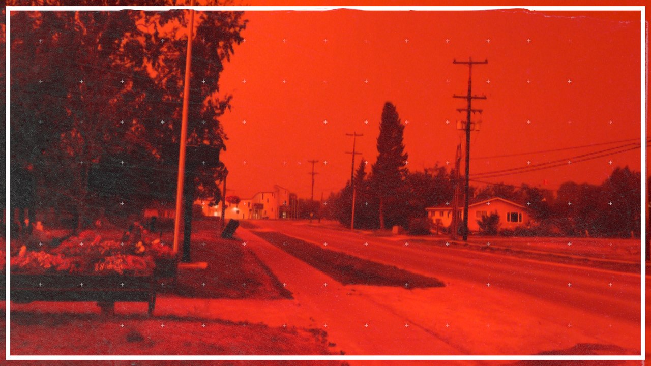 Waldbrände färben Himmel über kanadischer Kleinstadt glutrot