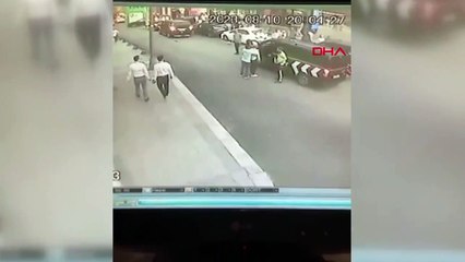 Le chauffeur, qui avait mâché du chewing-gum dans la gorge, a été secouru grâce à la manœuvre 'heimlich' !