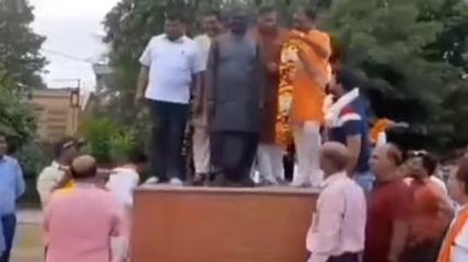 जबलपुर: भारत रत्न अटल जी की पुण्यतिथि पर किया नमन,अर्पित की पुष्पांजलि