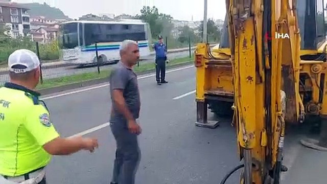 Des engins de chantier ont percuté le bus public à Zonguldak： 7 blessés