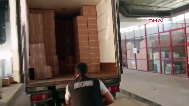 Opération de contrebande de macarons et de cigarettes par les douanes à Adana