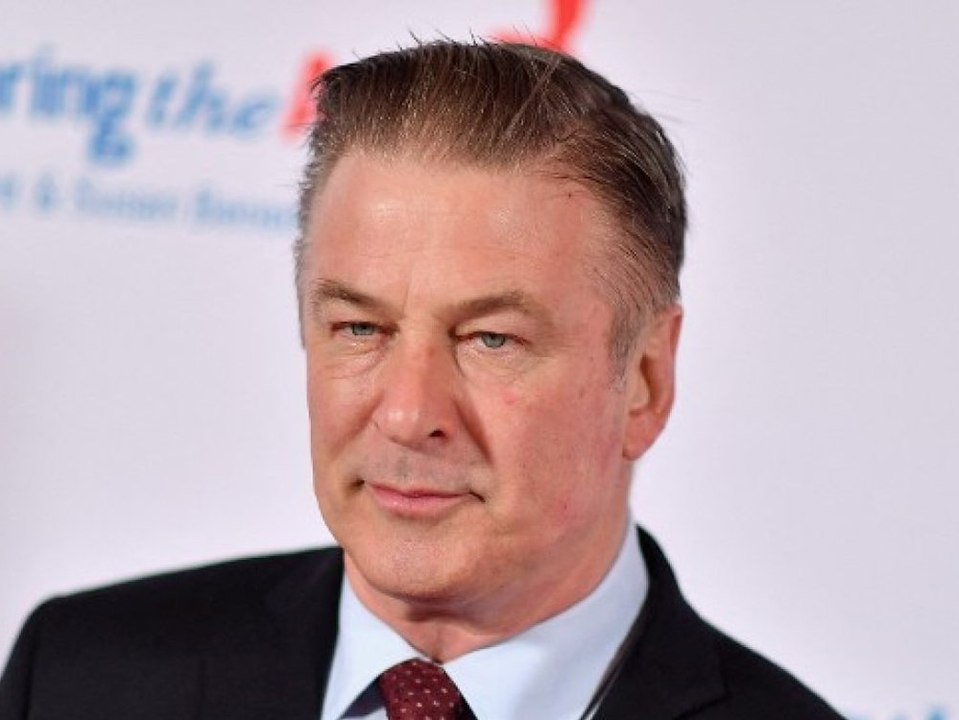 Krasse wende: hat alec baldwin bei "rust"-dreh doch abgedrückt?