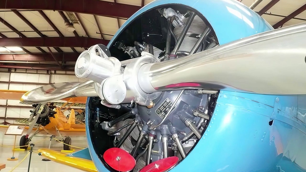 Beech UC 43 Traveler - light aircraft - HD