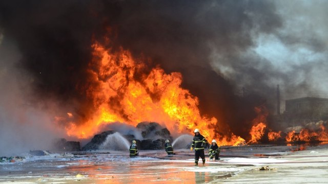 Aksaray’da geri dönüşüm tesisinde yangın
