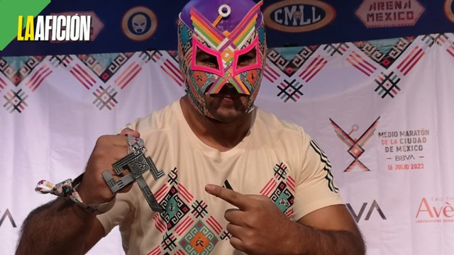 Presentan medalla y playera del Maratón de la Ciudad de México 2023