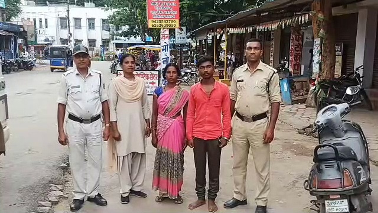 मां-बेटे ने पड़ोसी युवक की सिलबट्टे व पीढ़े से...