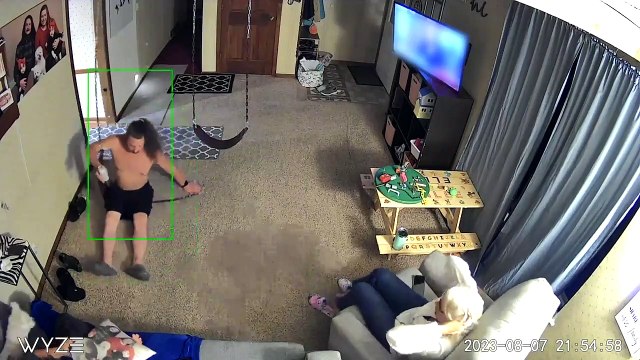 Les balançoires se cassent une seconde fois