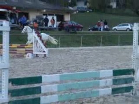 Alexandra syr Easy club1 poney grand prix