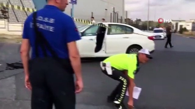 Une voiture et un véhicule de service sont entrés en collision frontale : 13 blessés