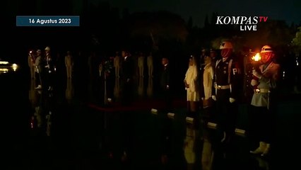 Скачать видео: [FULL] Momen Presiden Jokowi Pimpin Apel Kehormatan dan Renungan Suci di TMP Kalibata