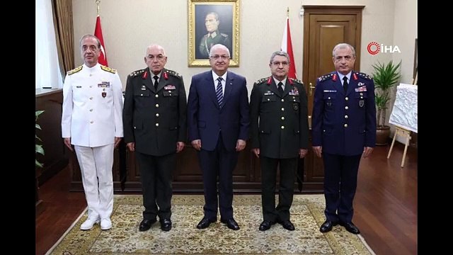 Kara Kuvvetleri Komutanlığı'nda Devir Teslim Töreni Gerçekleşti