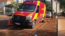 Mulher fica ferida em batida entre moto e Corsa na Rua Londrina